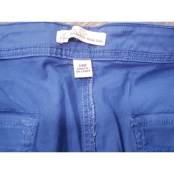 Gloria Vanderbilt Khaki Unltd. Blue Shorts w. Belt | Size 24W - Picture 4 of 7